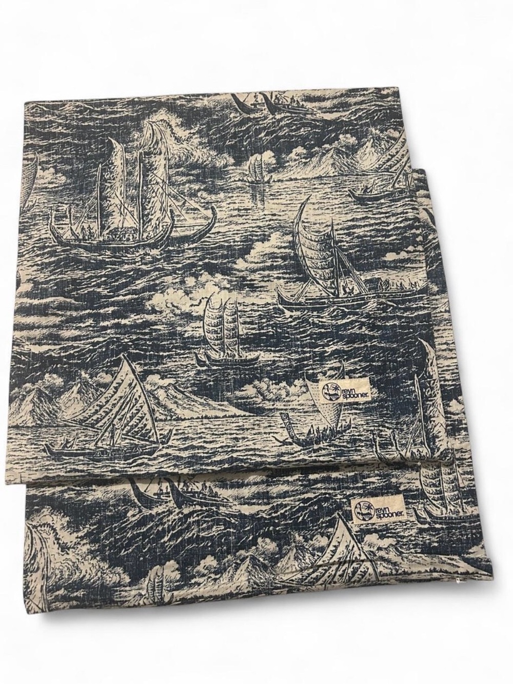VINTAGE Reyn Spooner Hawaiian Toile Pillow
Covers Set 20x20 Blue EUC